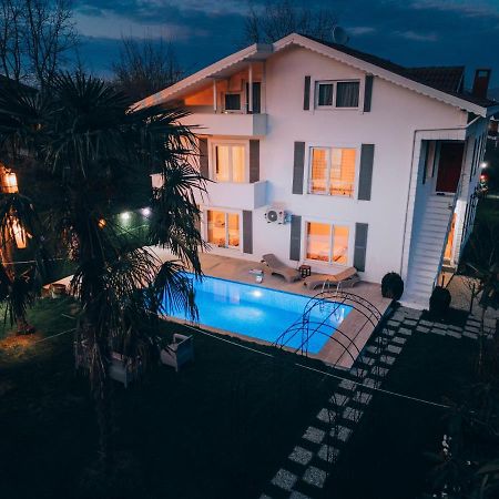 Villa Atlas Muhafazakar Havuzlu, Mustakil Genis Bahceli Sapanca Zewnętrze zdjęcie