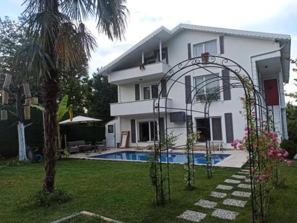 Villa Atlas Muhafazakar Havuzlu, Mustakil Genis Bahceli Sapanca Zewnętrze zdjęcie